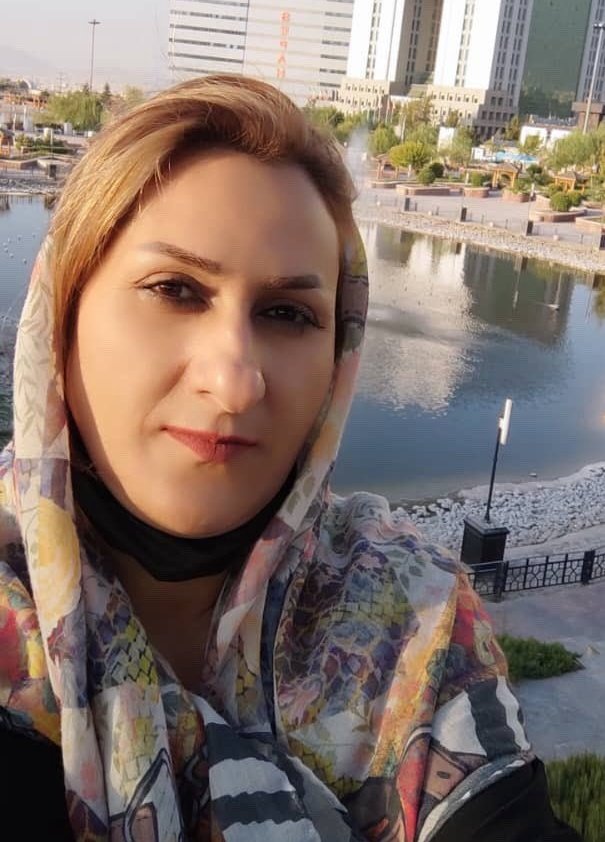 عذرا بهادری