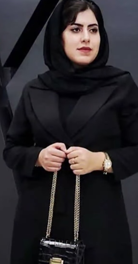 زهرا محمودپور